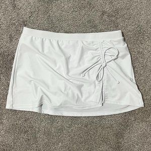 White Bikini Bottoms; Sized M